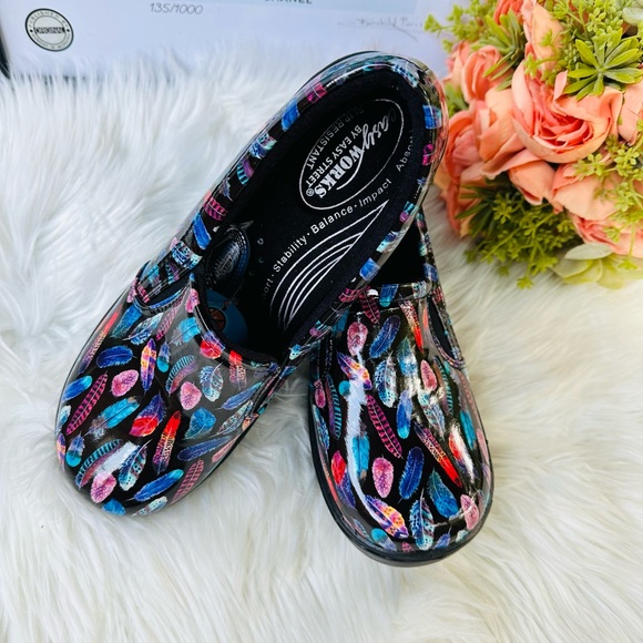 Easy Works By Easy Street Bind Clog - Picture 9 of 12